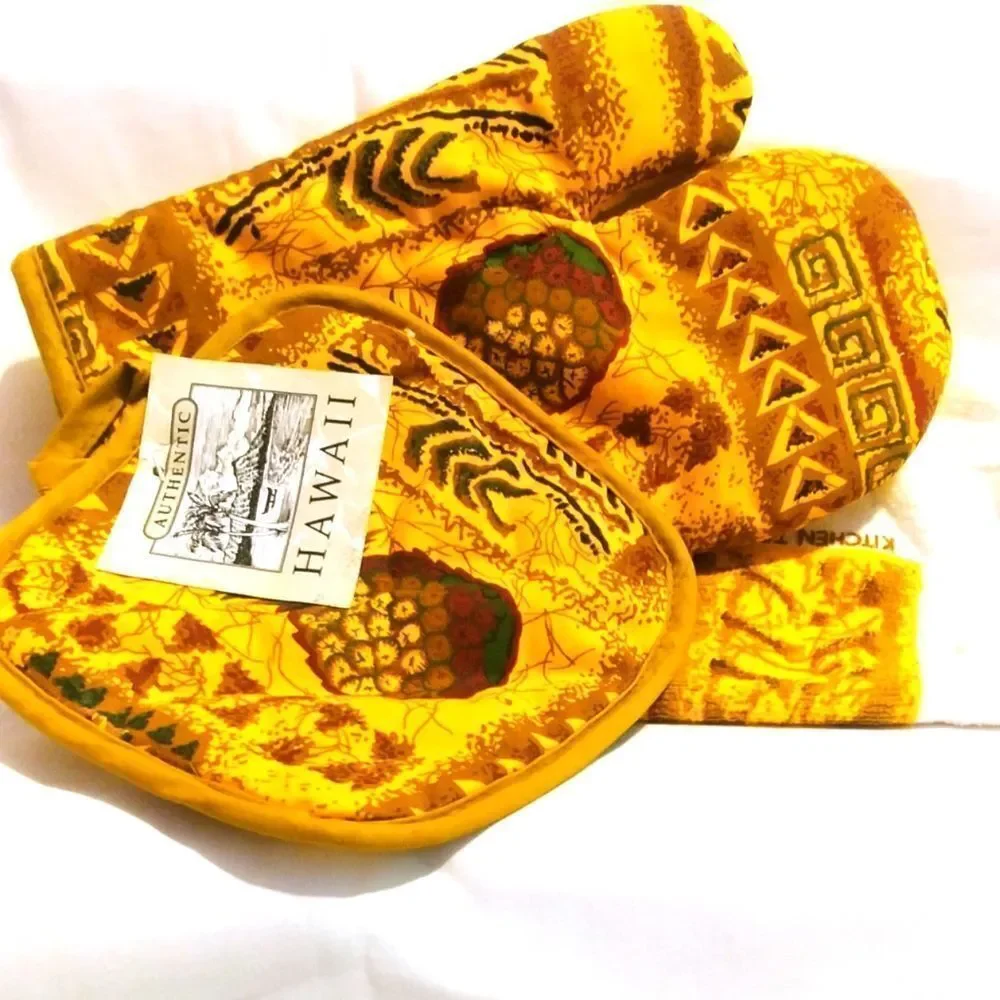 Kitchen Towel  Glove and Pot Holder 3 Piece Set